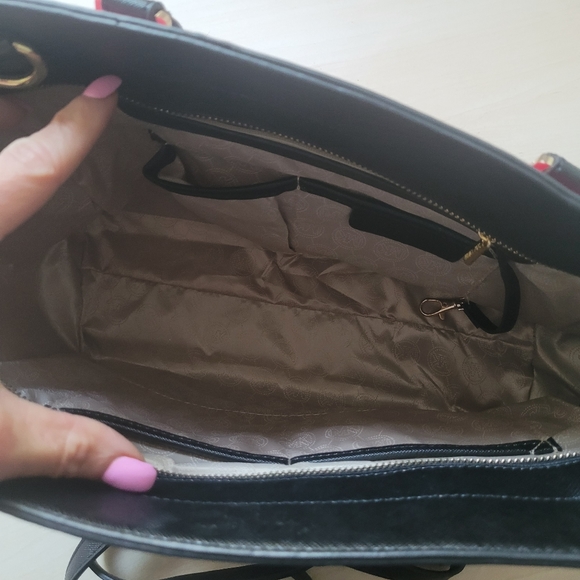 Micheal kors purse - Picture 3 of 4